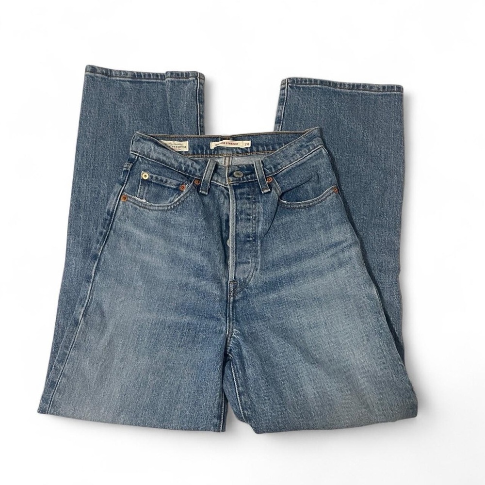 Levi's Straight Fit Blue Jeans